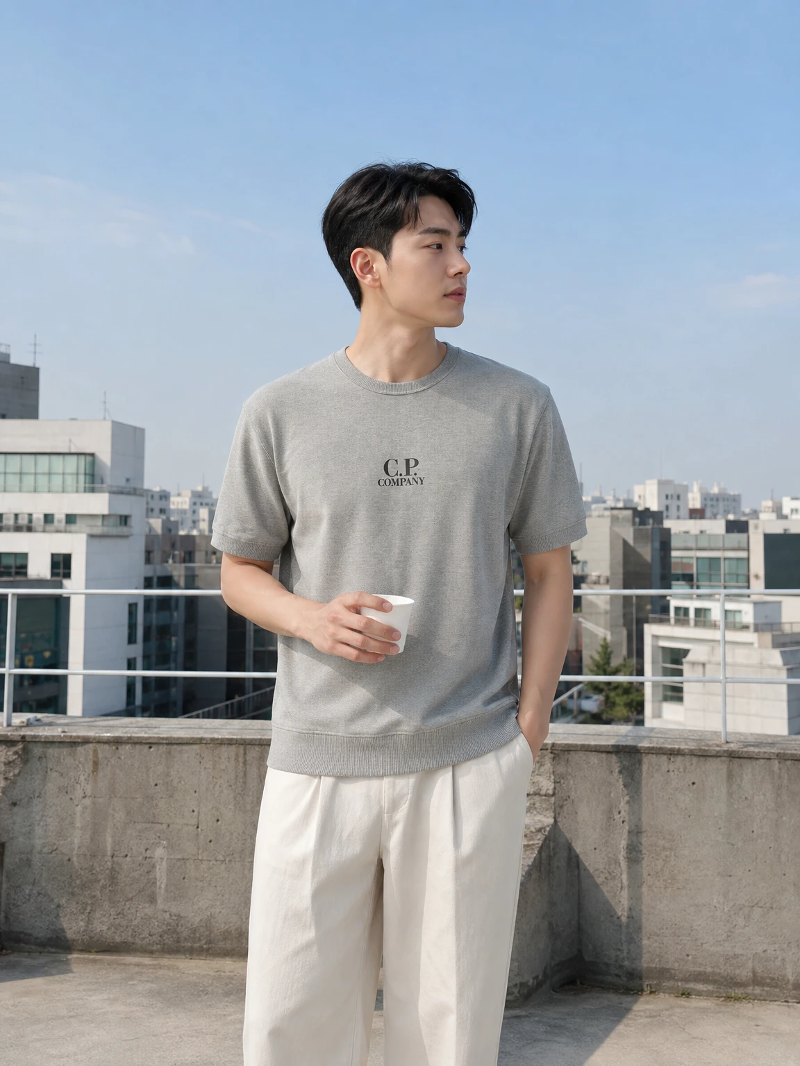 미니 로고로 힘 준 반소매 스웨트셔츠