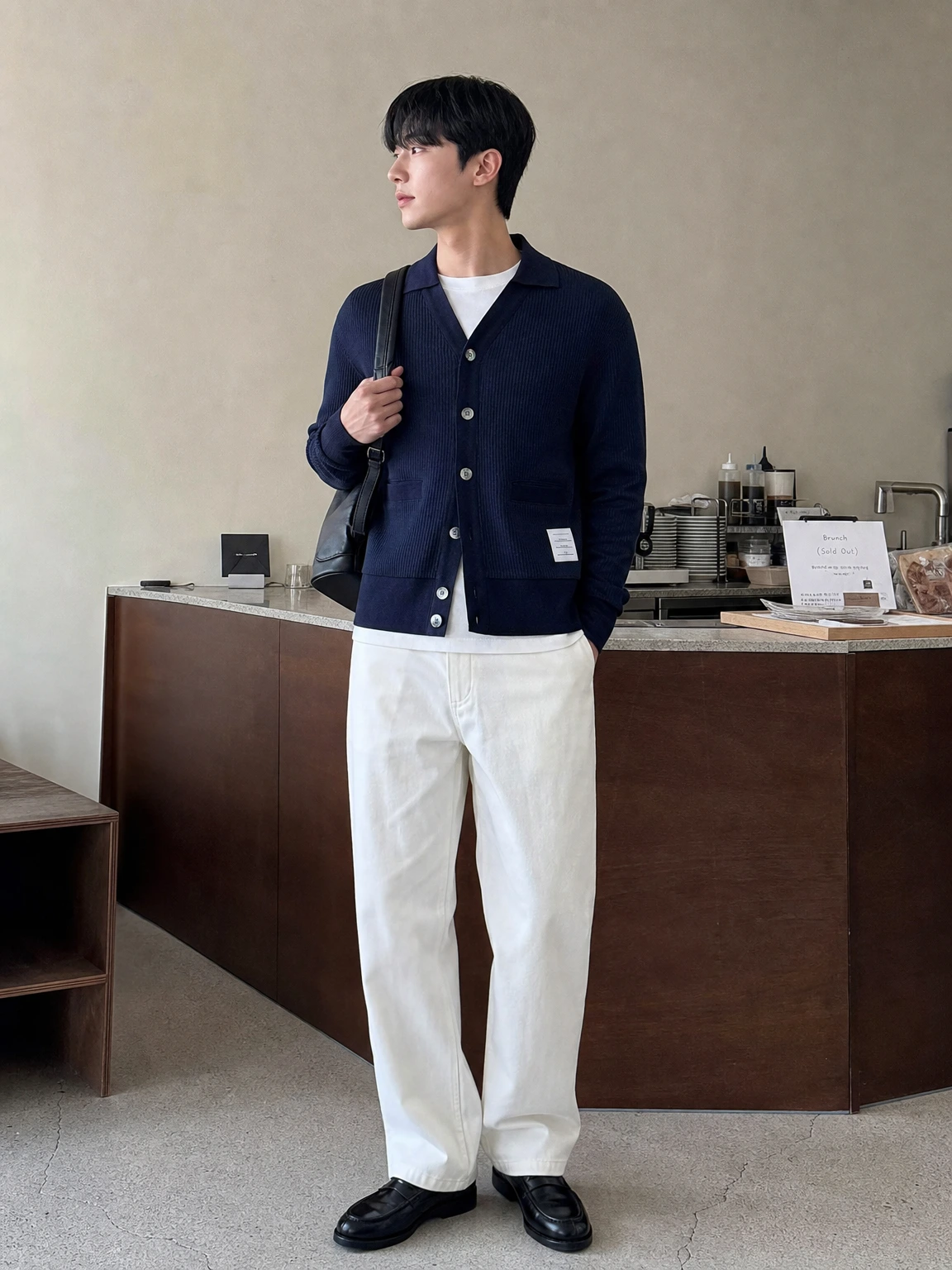 셔츠처럼 단정한 폴로 가디건