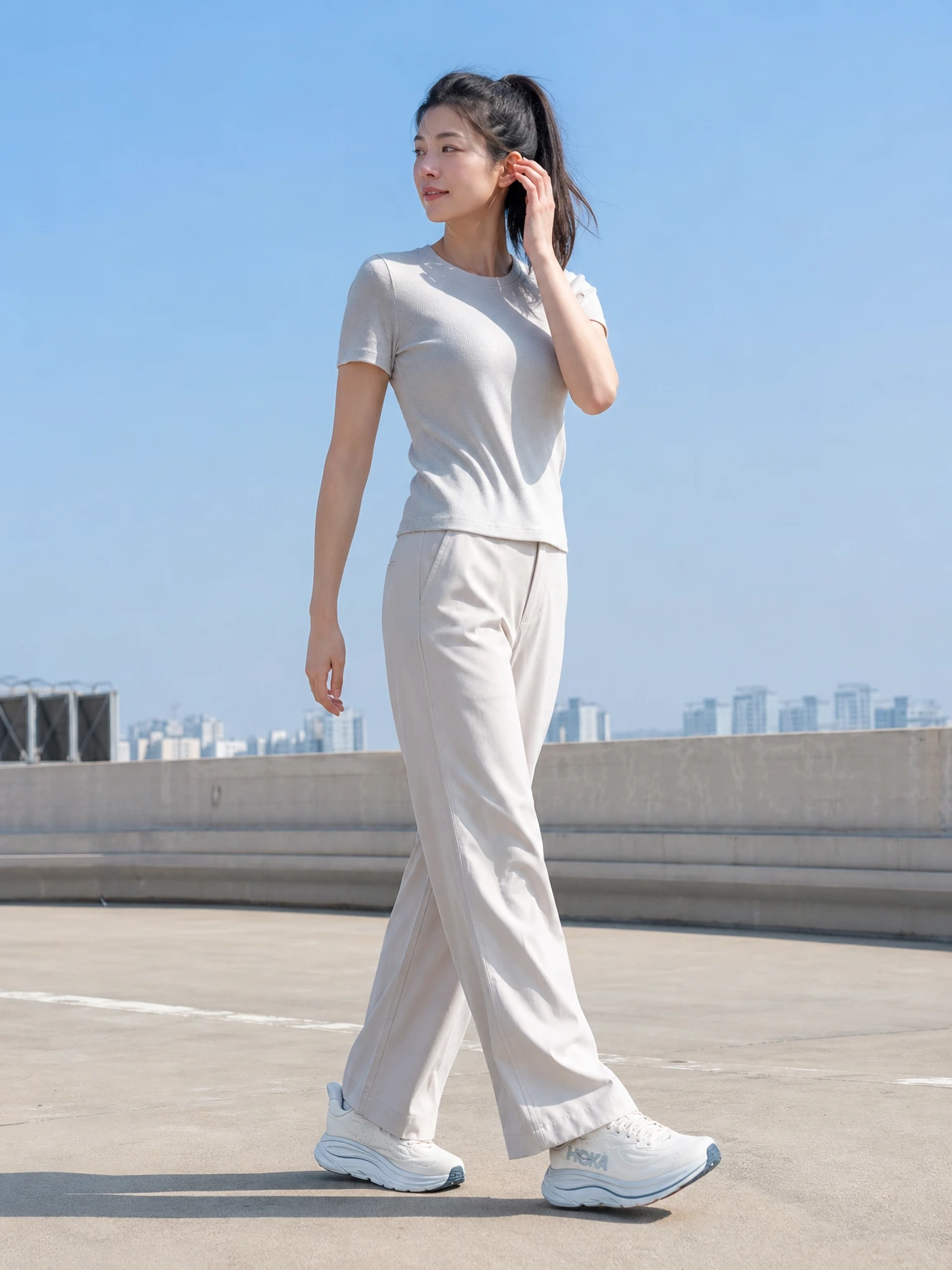 두툼한 미드솔이 편한 스니커즈