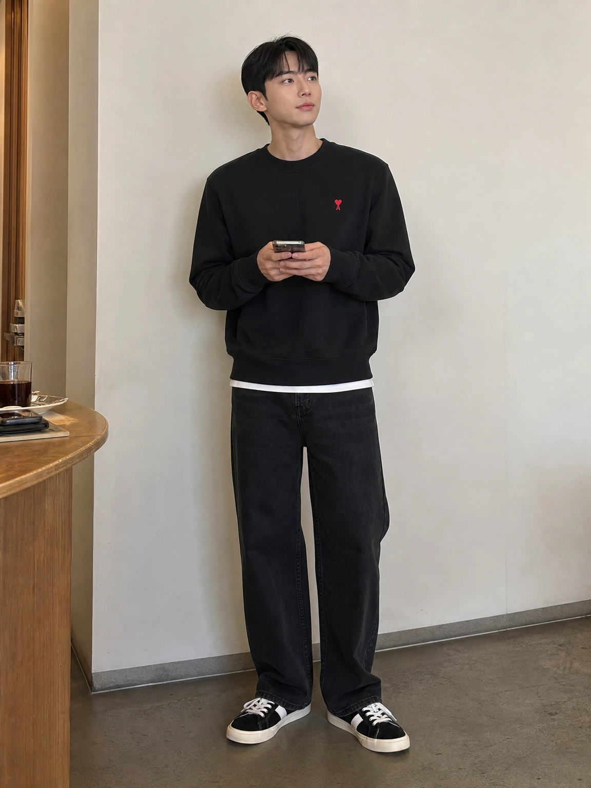 스몰 하트로 포인트 준 맨투맨