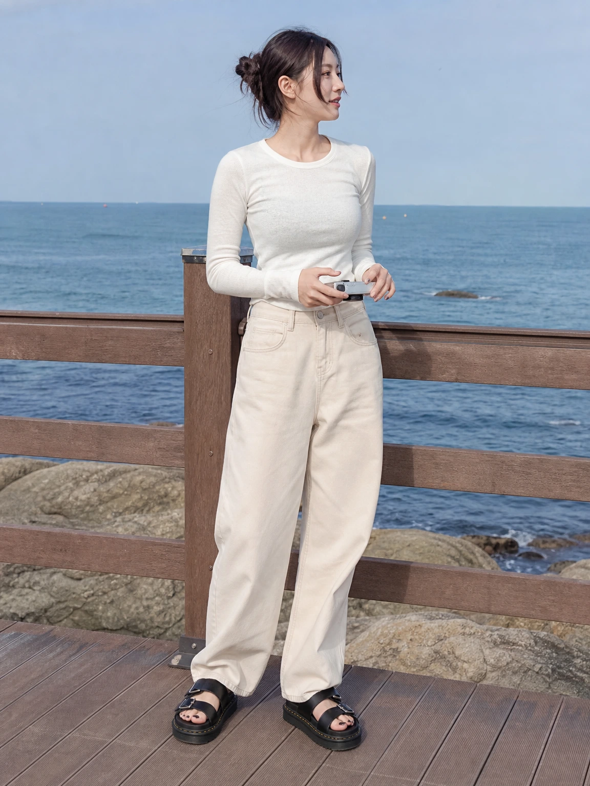 투 버클로 완성하는 슬리퍼 샌들