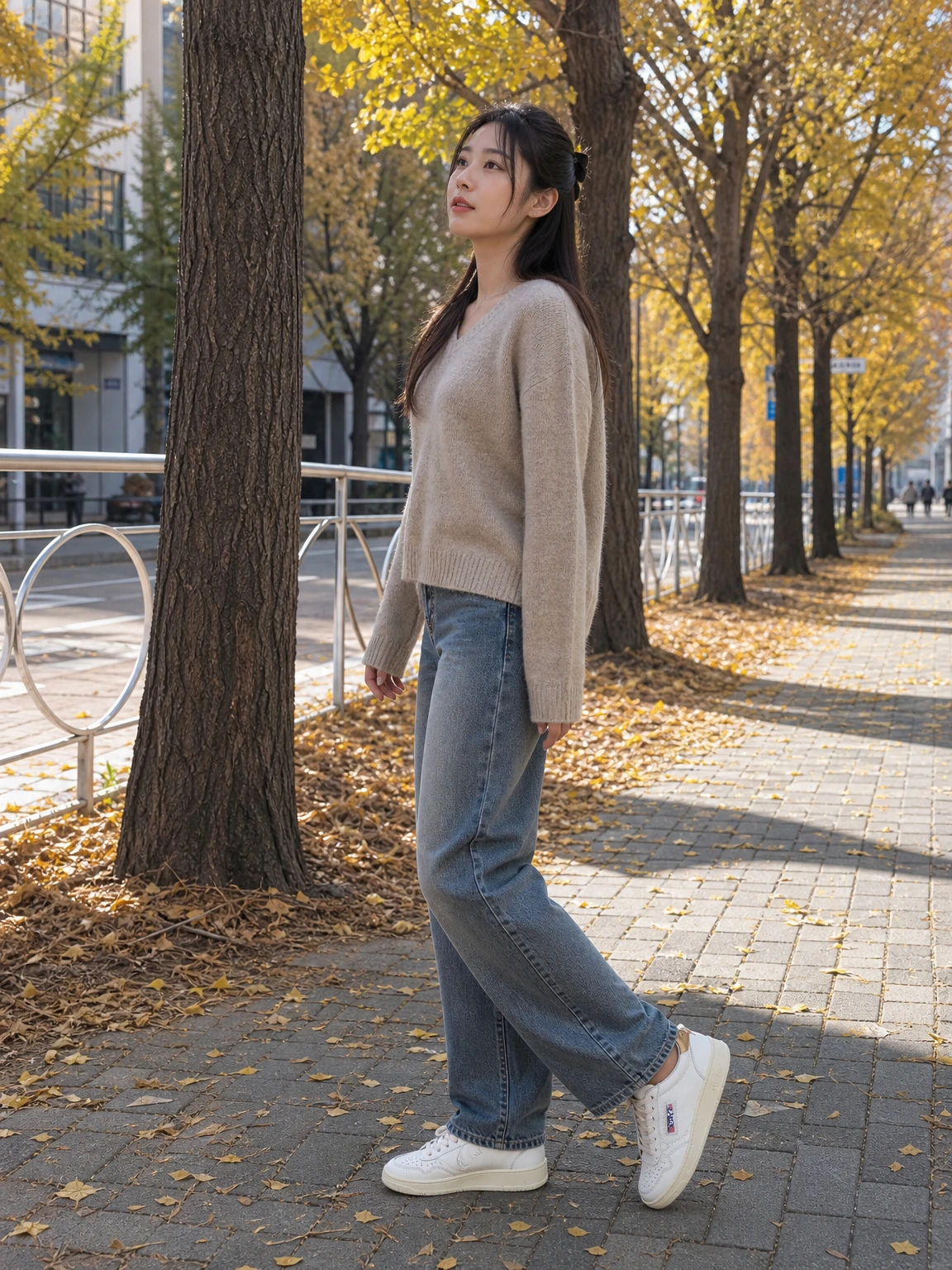 골드 힐탭이 빛나는 스니커즈
