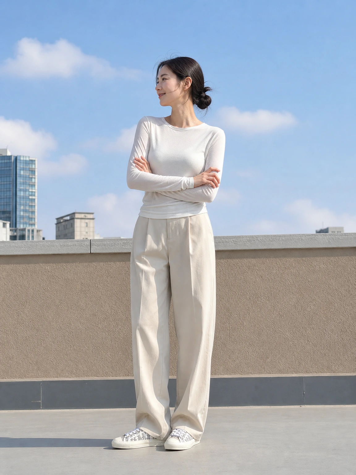 오블리크 자수가 돋보이는 스니커즈