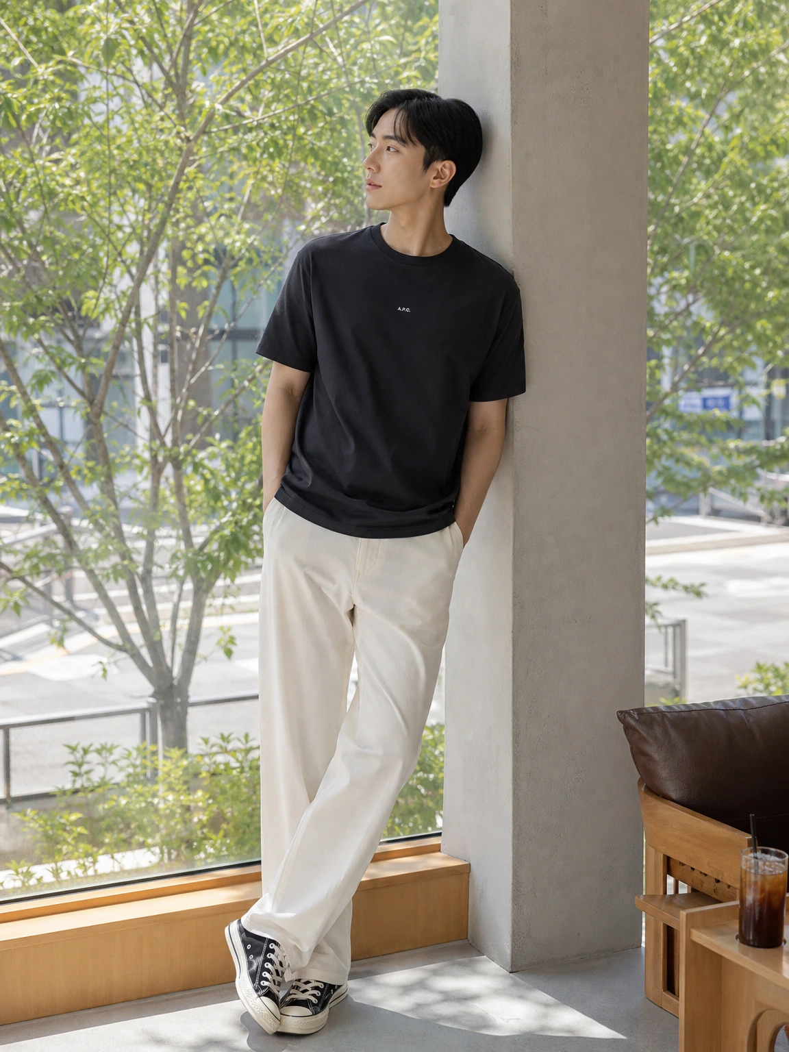 담백한 박시핏의 반팔티셔츠