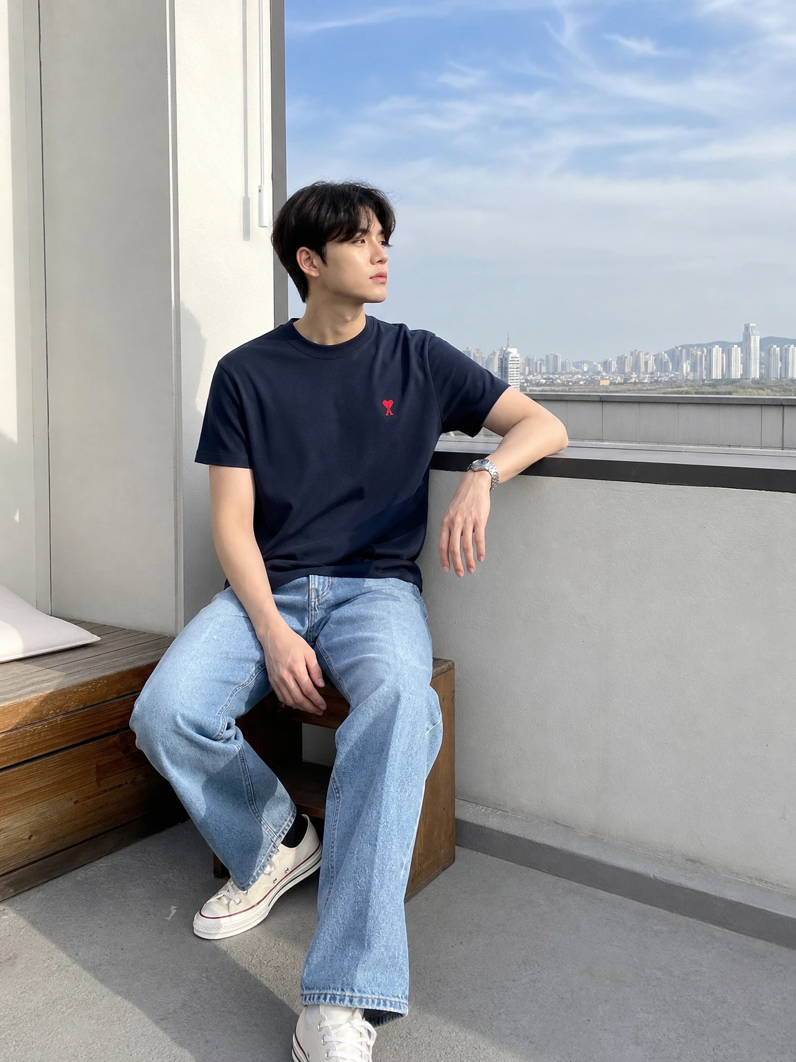 작은 하트로 포인트 준 반팔 티셔츠