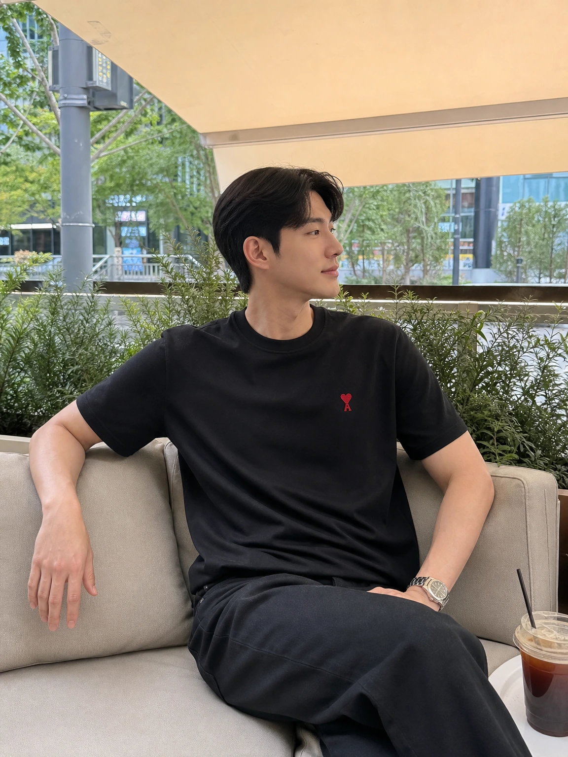 스몰 하트로 포인트 준 티셔츠