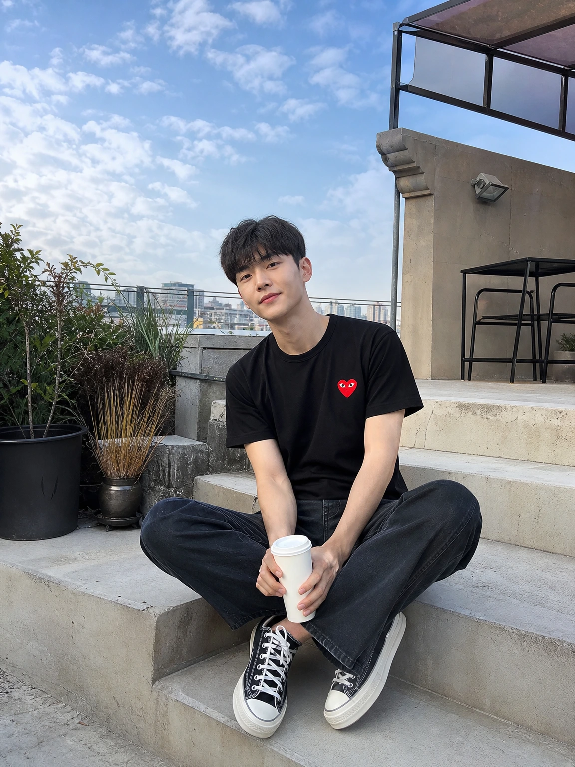 작은 하트로 포인트 준 반팔티