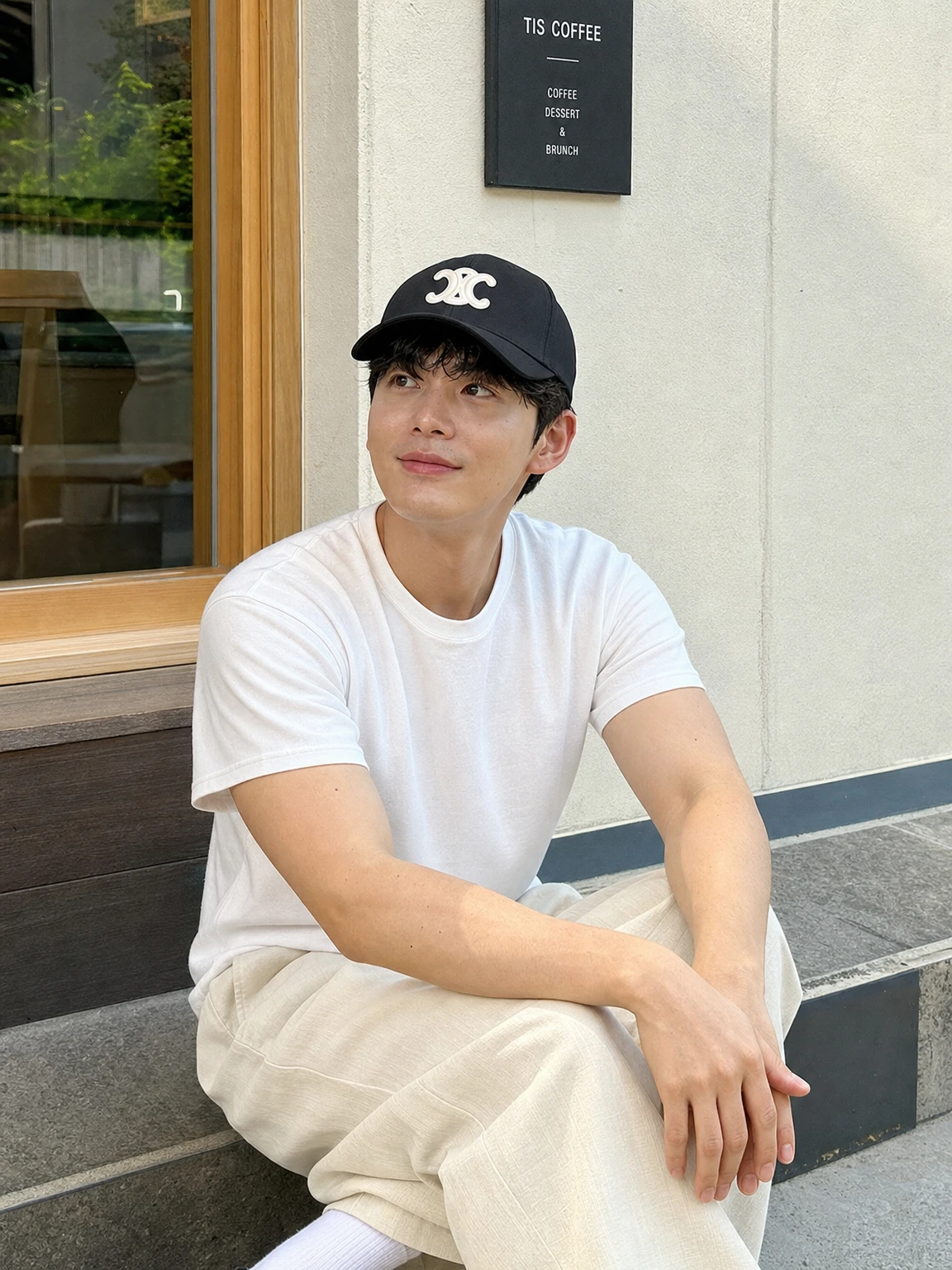담백한 로고 포인트 볼캡