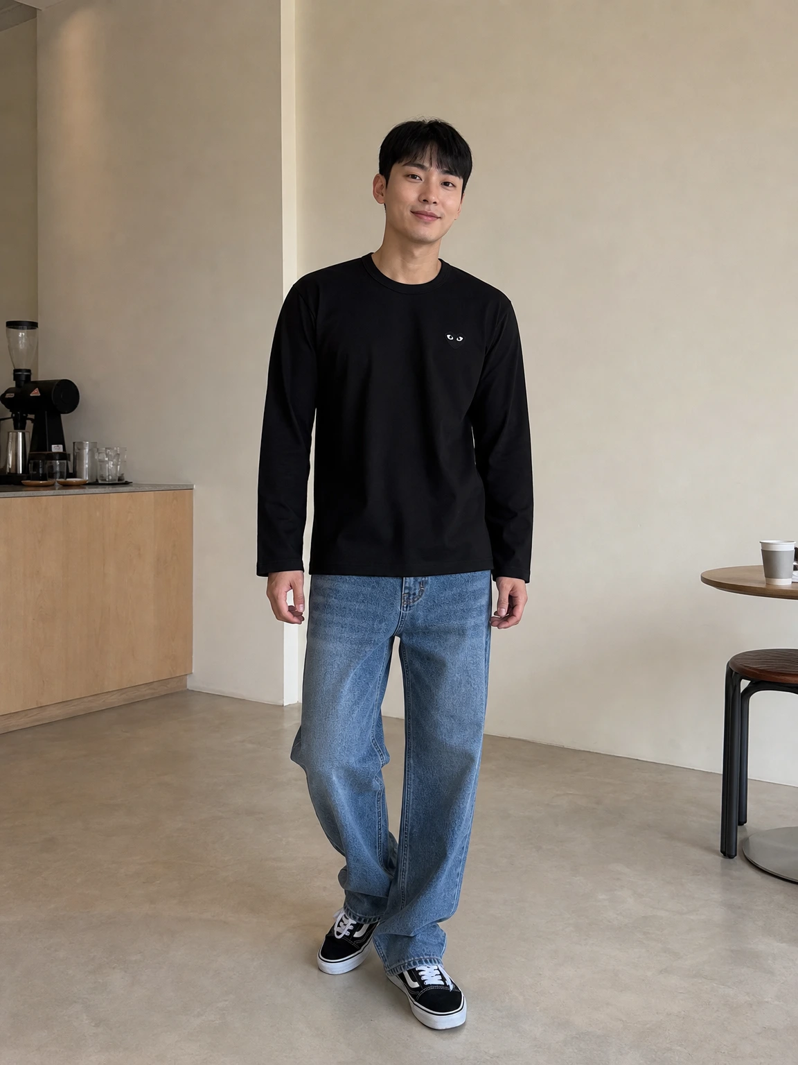 하트 자수로 포인트 준 티셔츠