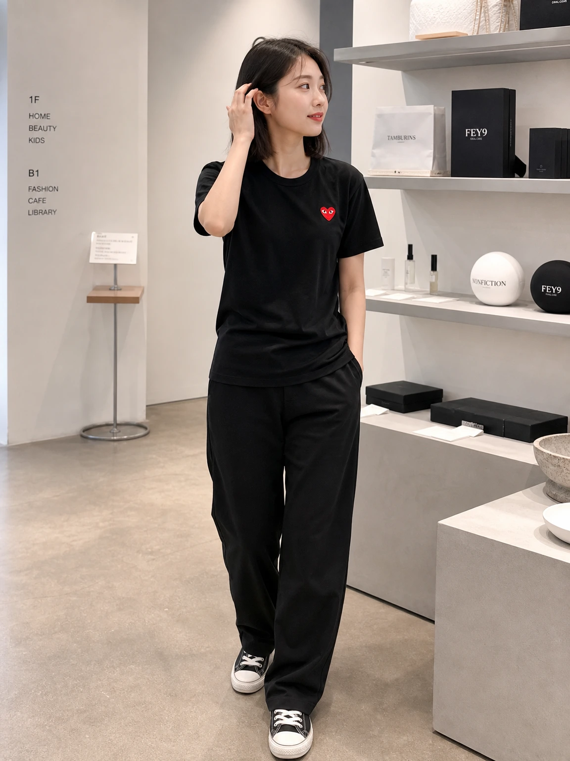 하트 와펜이 포인트인 티셔츠
