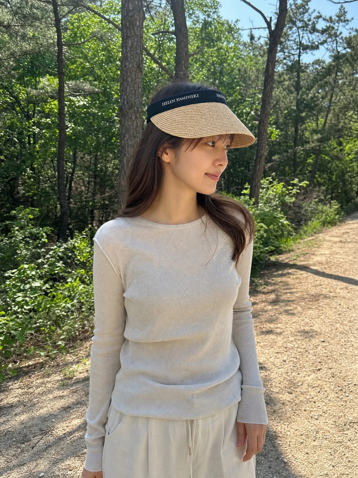 로고 밴드로 포인트 준 모자