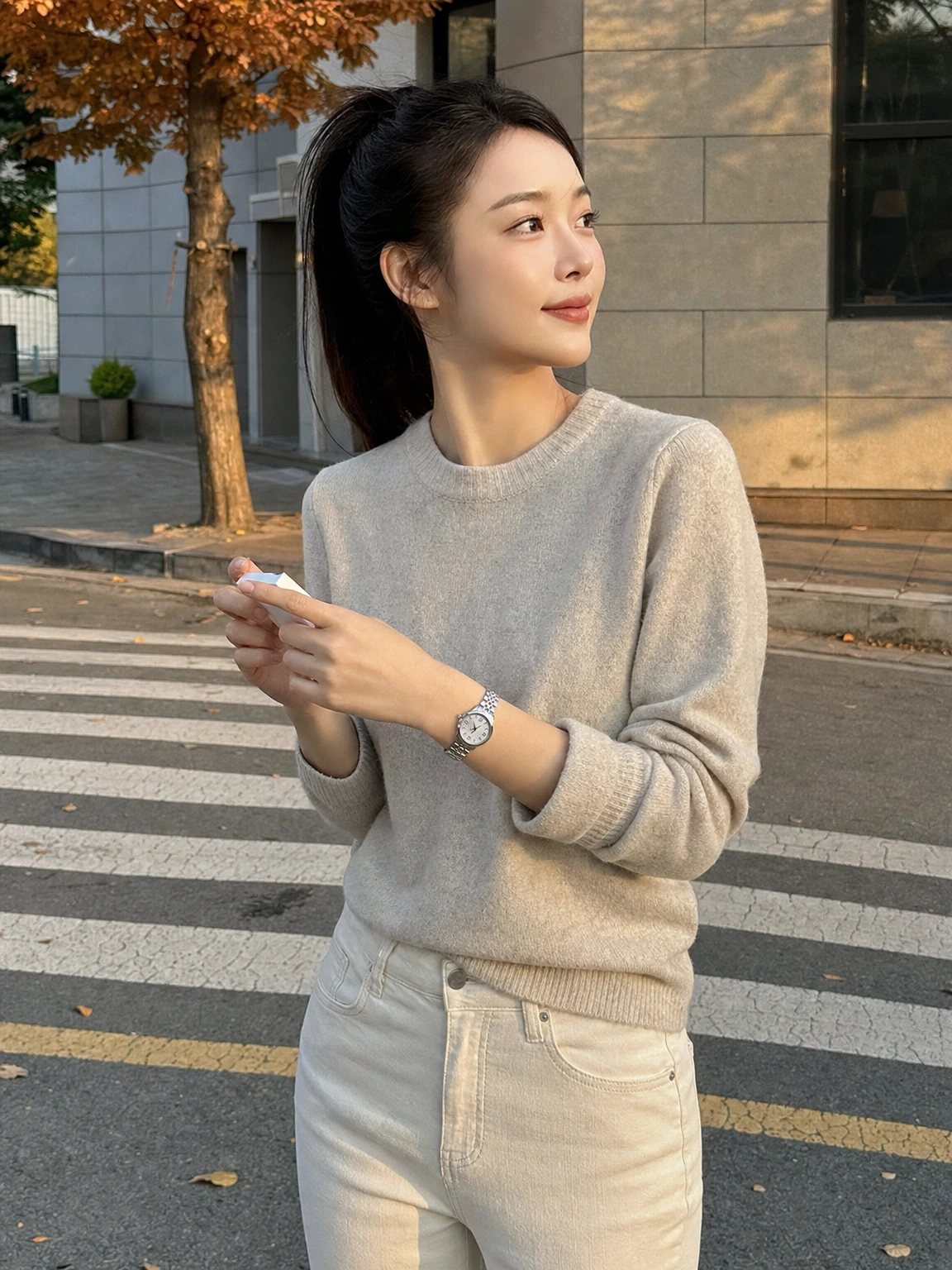 담백한 라운드 다이얼 시계