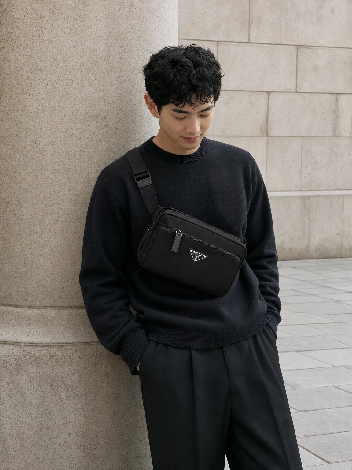 슬림 실루엣의 벨트백