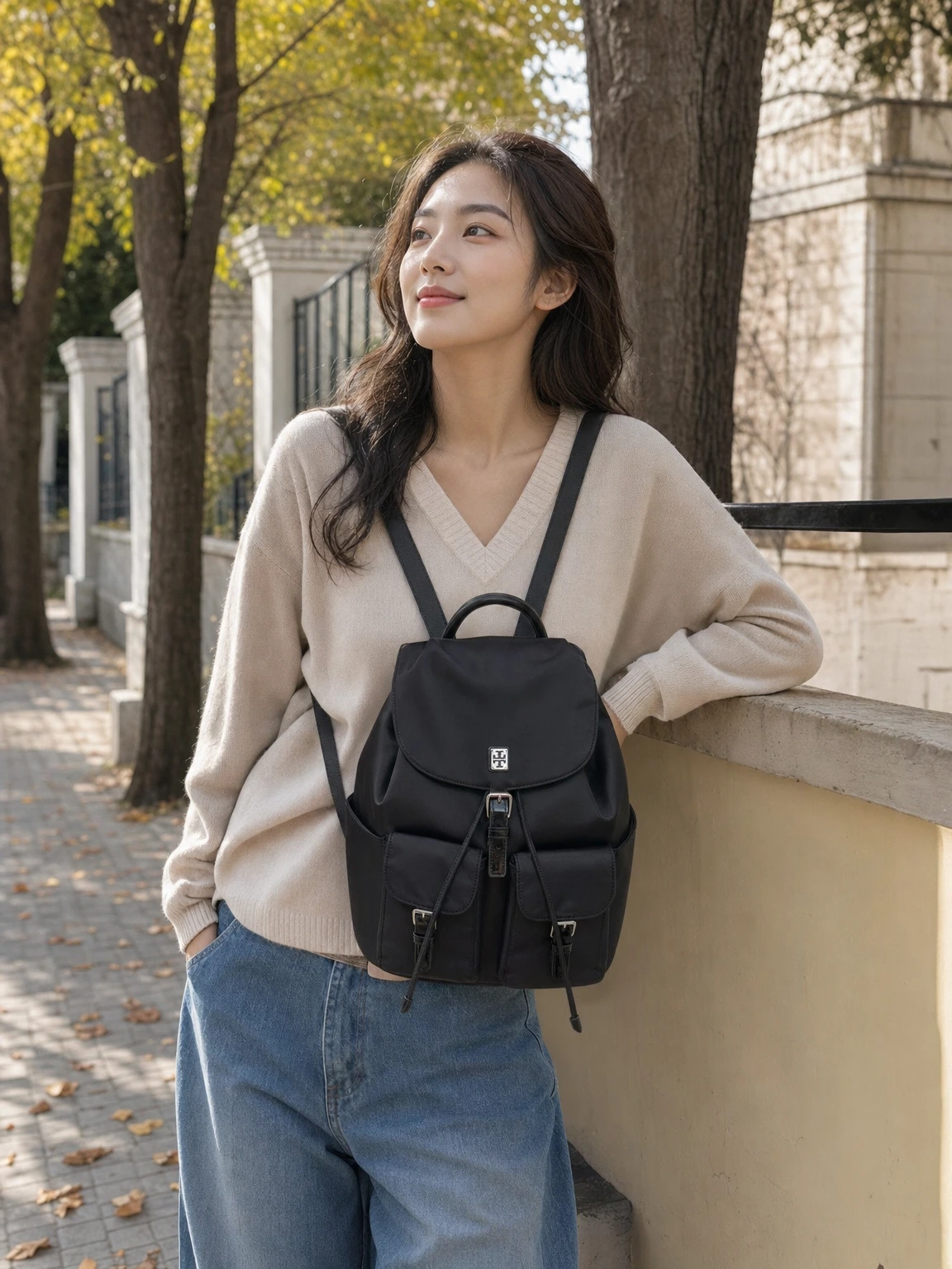 포켓이 실용적인 백팩