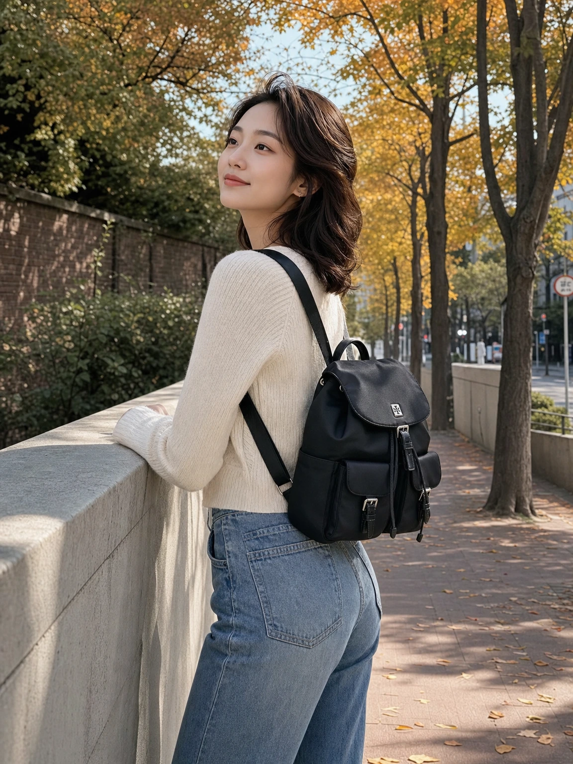 포켓이 실용적인 백팩
