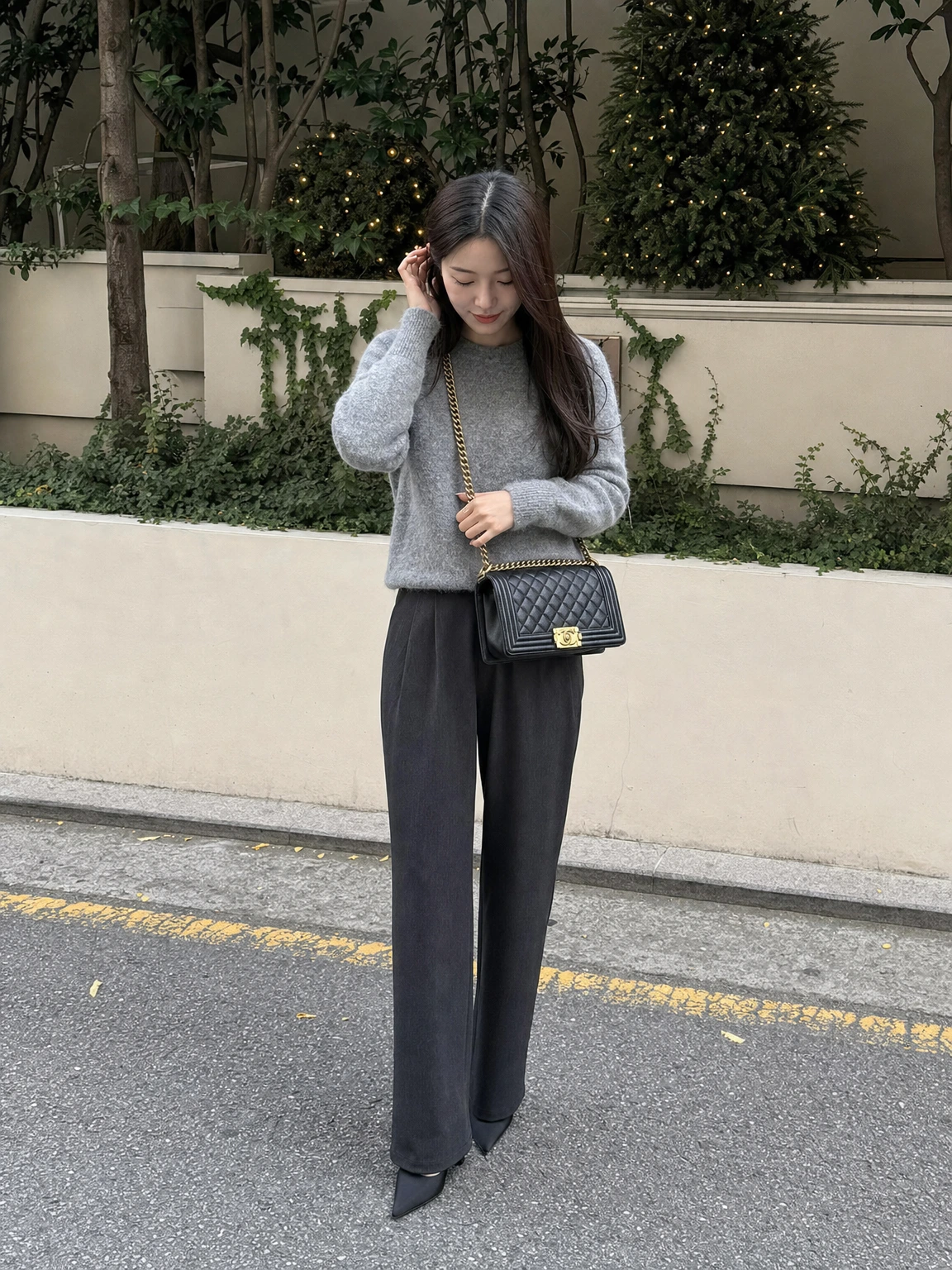 입체 퀼팅이 돋보이는 플랩백
