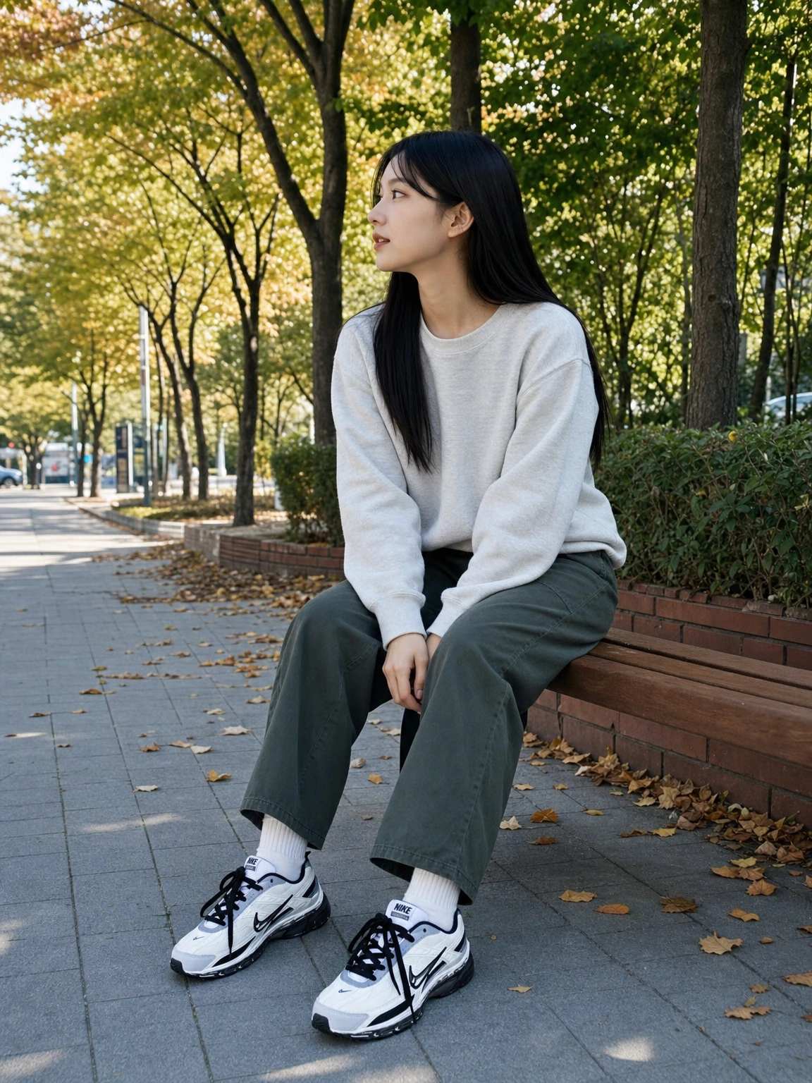 경쾌한 러닝 실루엣의 스니커즈