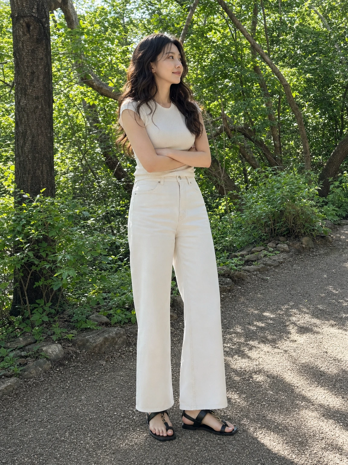 모노그램이 빛나는 샌들
