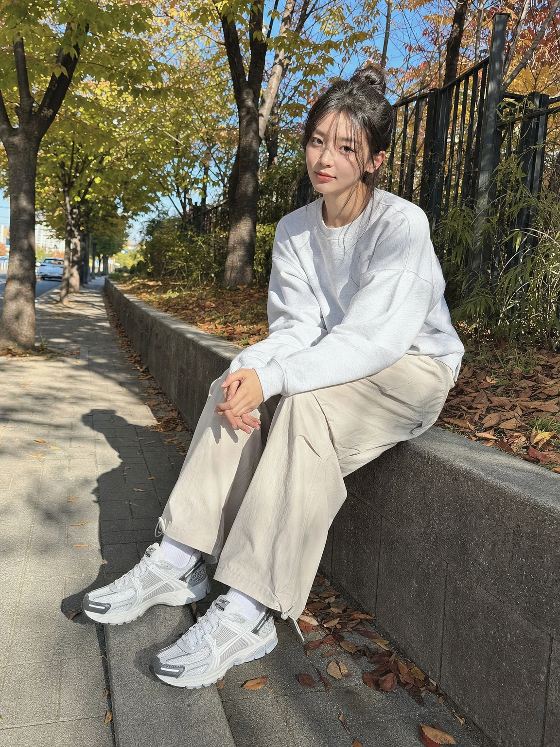 입체 패널이 돋보이는 스니커즈
