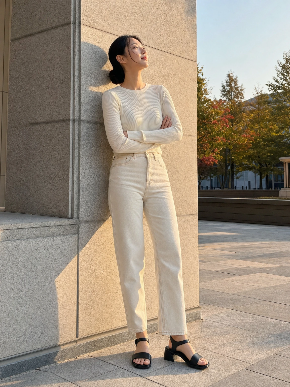 버클 스트랩이 단정한 샌들