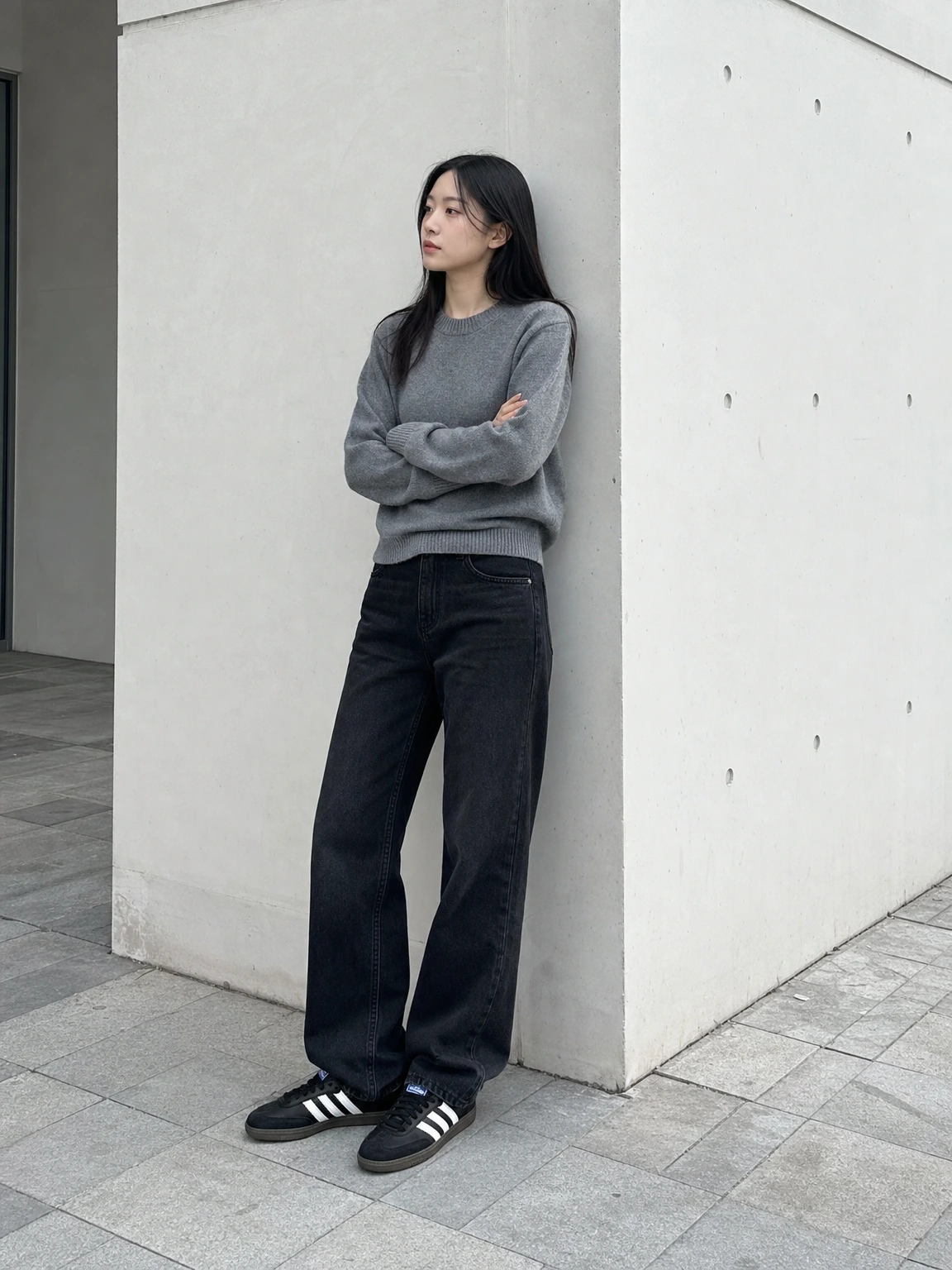 삼선 스트라이프로 완성한 스니커즈