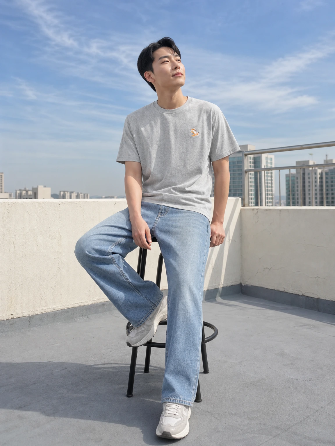 작은 폭스가 포인트인 티셔츠