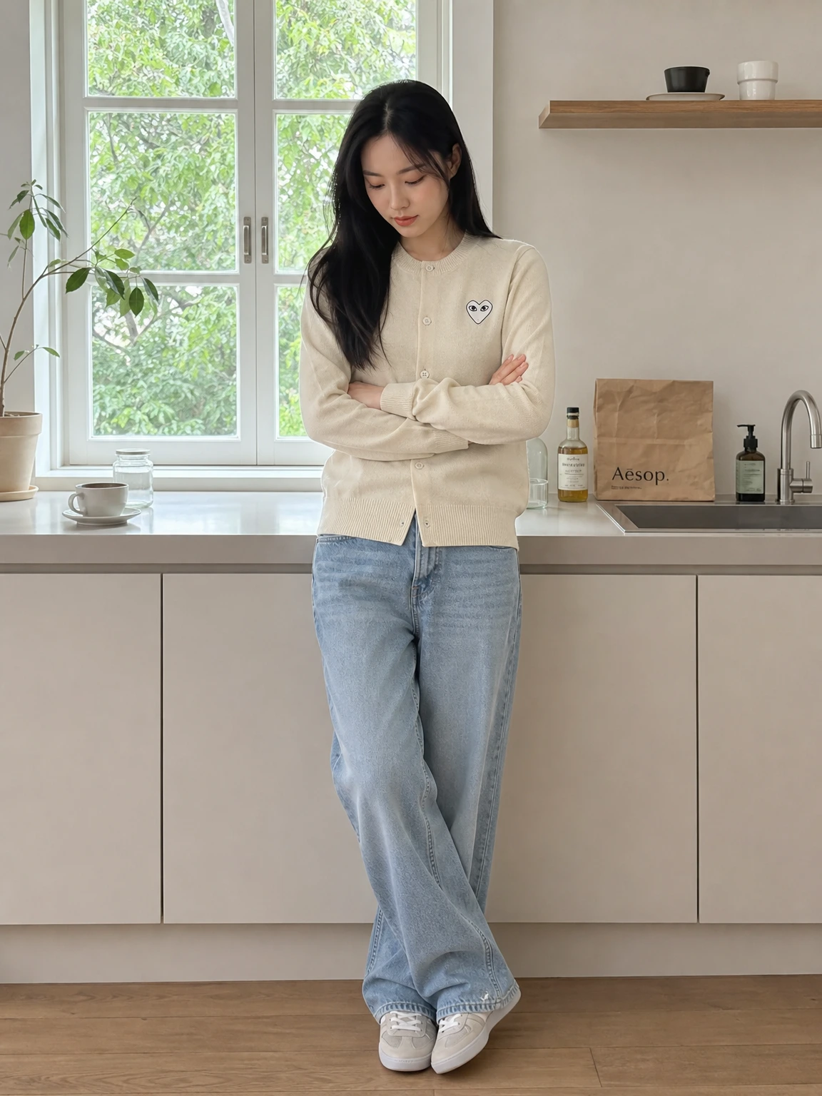 가슴 와펜이 포인트인 가디건