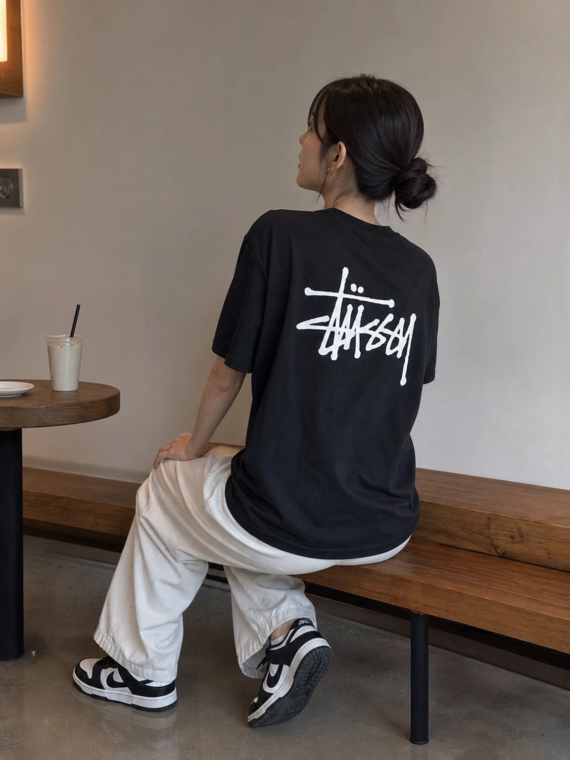 그래피티 무드 살리는 티셔츠