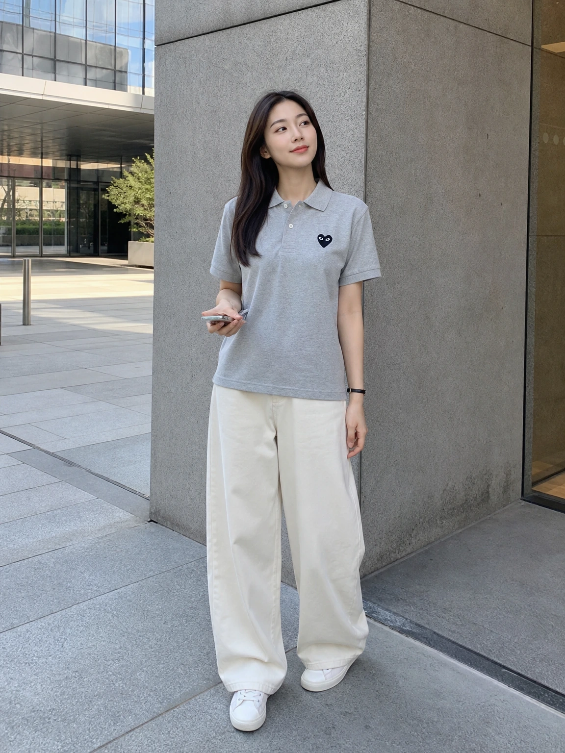 미니 하트로 포인트 준 반팔 카라티