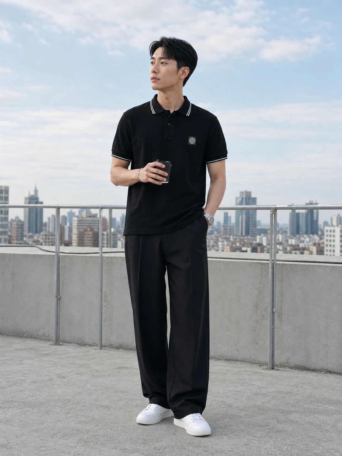 배색 라인으로 선명해진 폴로 셔츠