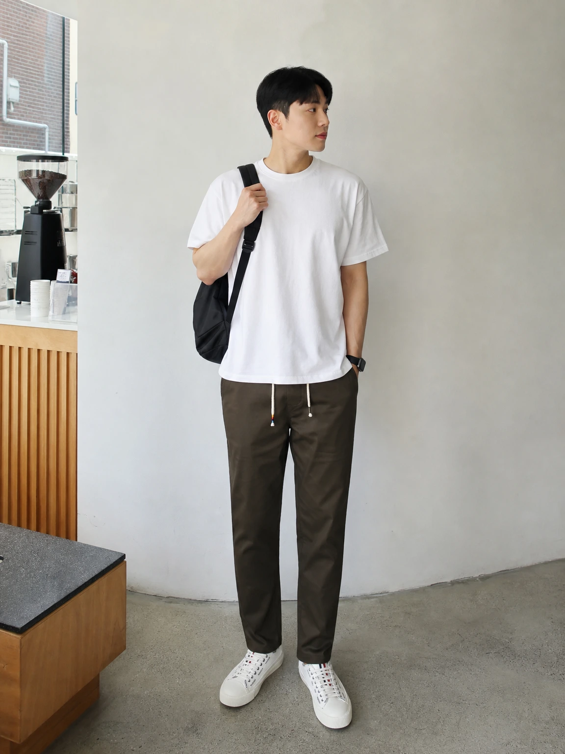 대비 스트링이 포인트인 팬츠