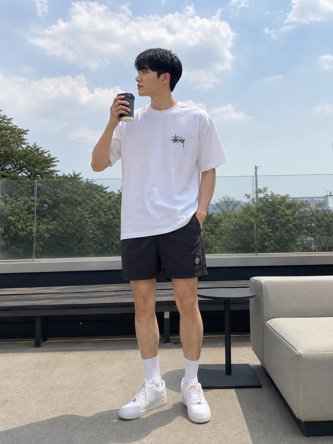 바다와 풀장을 잇는 스윔쇼츠