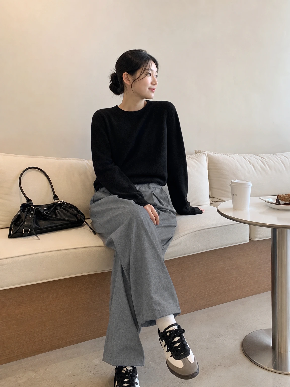 와이드 테이퍼드로 여유로운 팬츠
